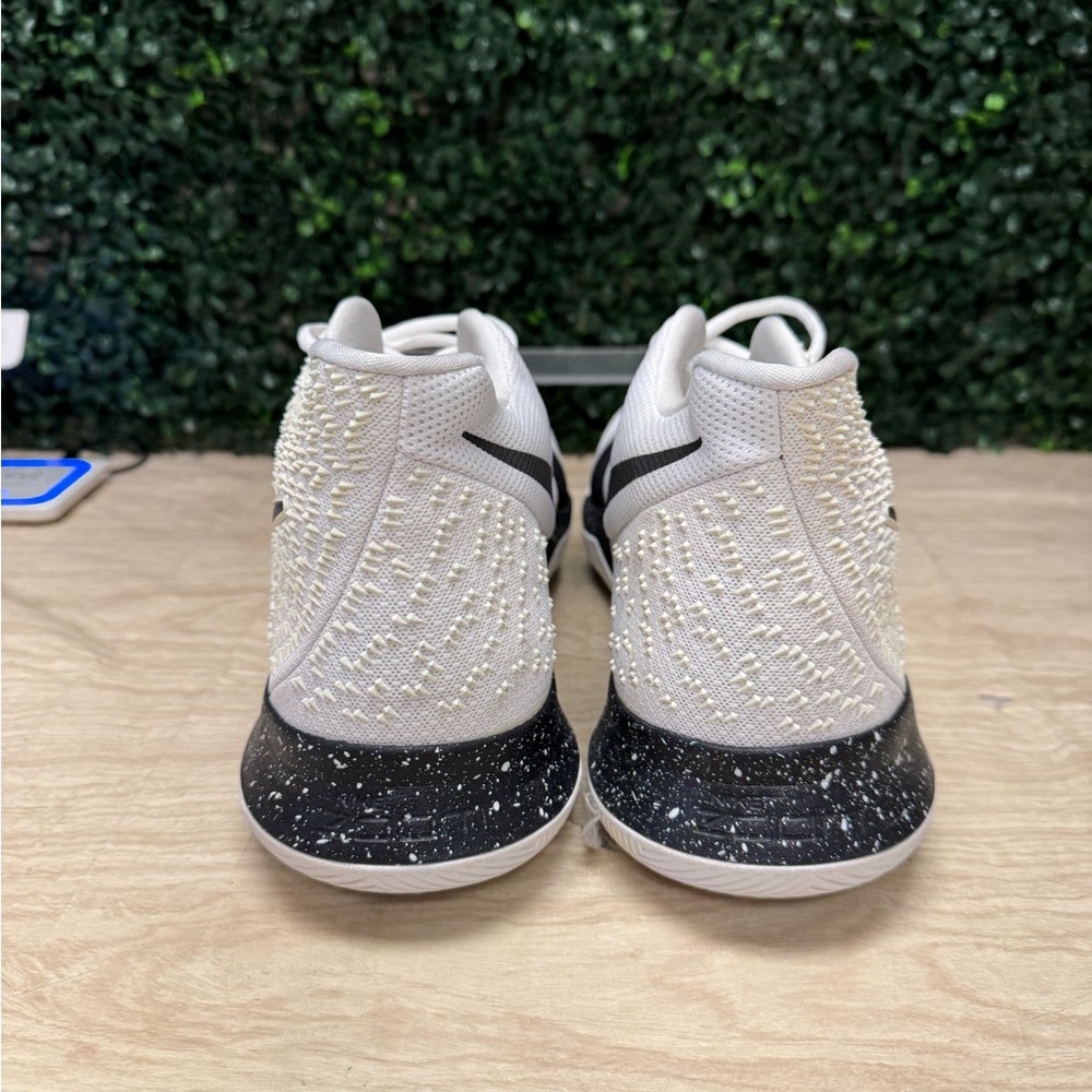 Nike Kyrie 3 Cookies And Cream - M18 - Picture 5 of 8
